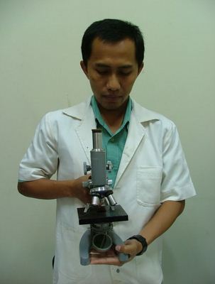 Tata Cara Menggunakan Mikroskop dengan Baik dan Benar